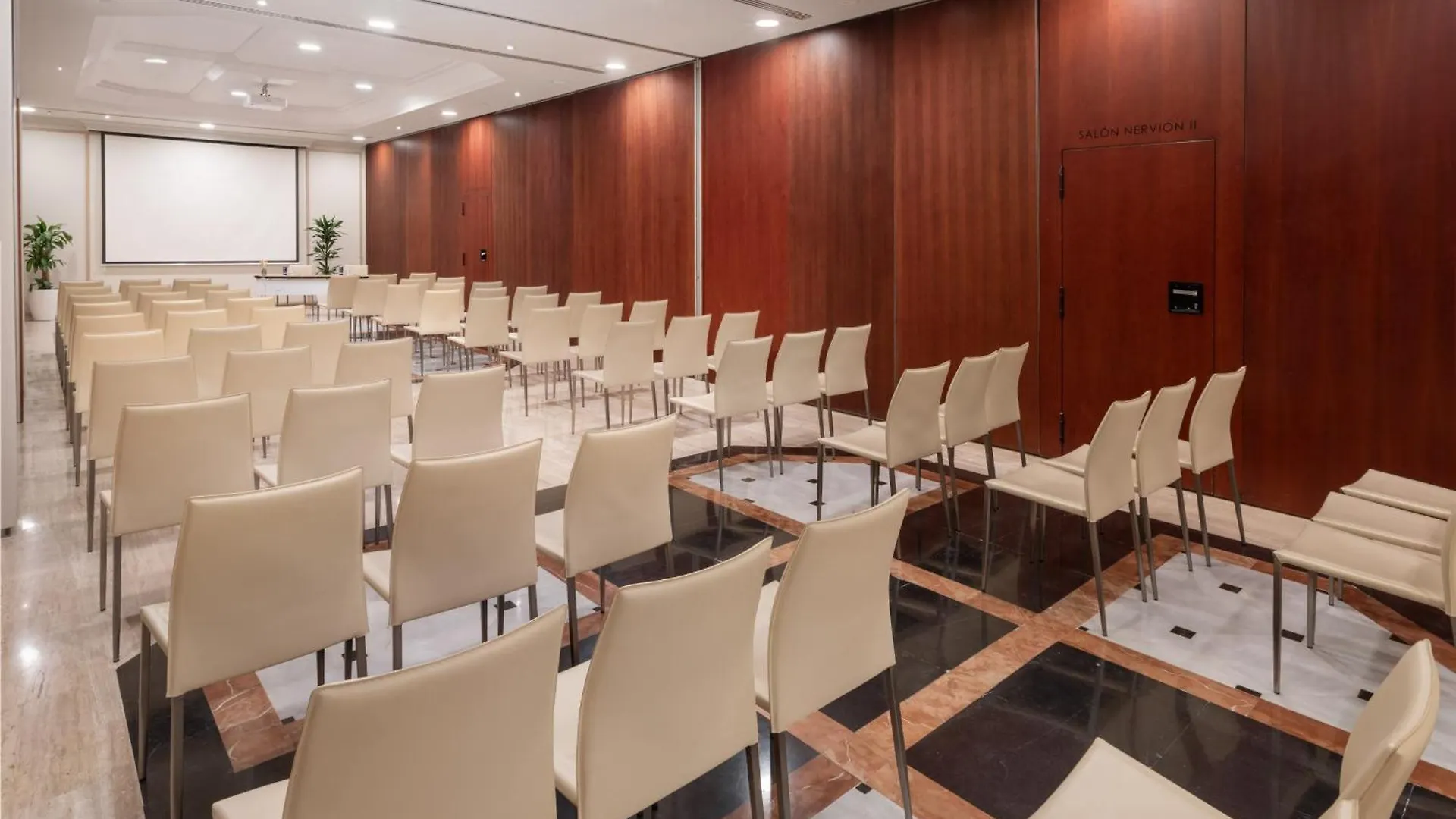 **** Hotel Melia Sevilla Spanien